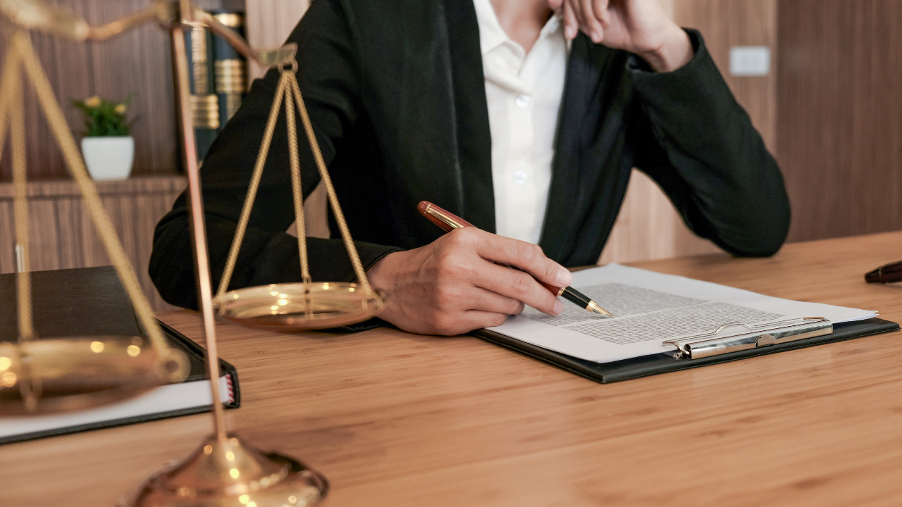 Select Unlocking Efficiency and Expertise: A Comprehensive Guide to Legal Process Outsourcing	 